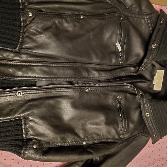 Leather jacket - Picture 4 of 5